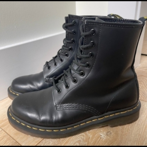 Doc Martens 1460 Lace Up Womens Smooth Leather Boots - Picture 4 of 5